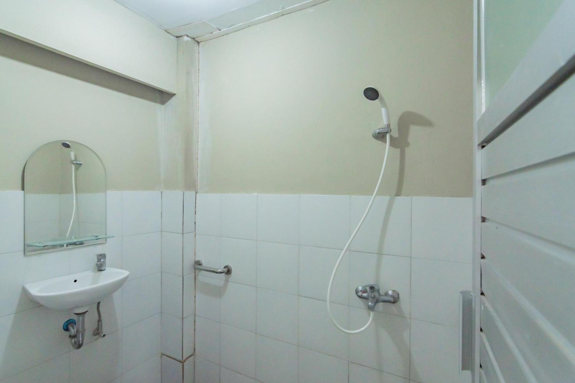 Reddoorz At Jalan Raya Lembang 호텔 Padasul 객실 사진